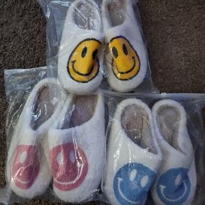 🌻 | SPRING CLEARANCE | (1 pair) Smiley Face Slippers